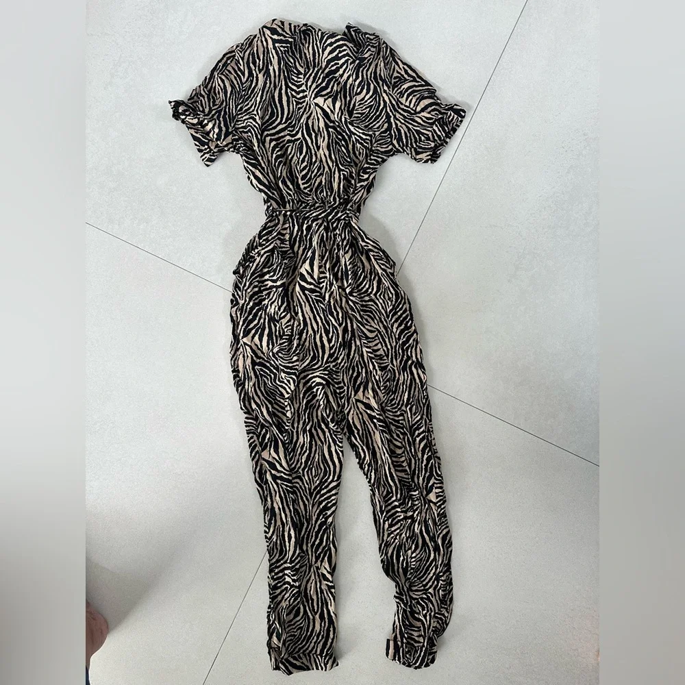 F&F Zebra Print Jumpsuit in Black and Tan Size 6 - Picture 5 of 6